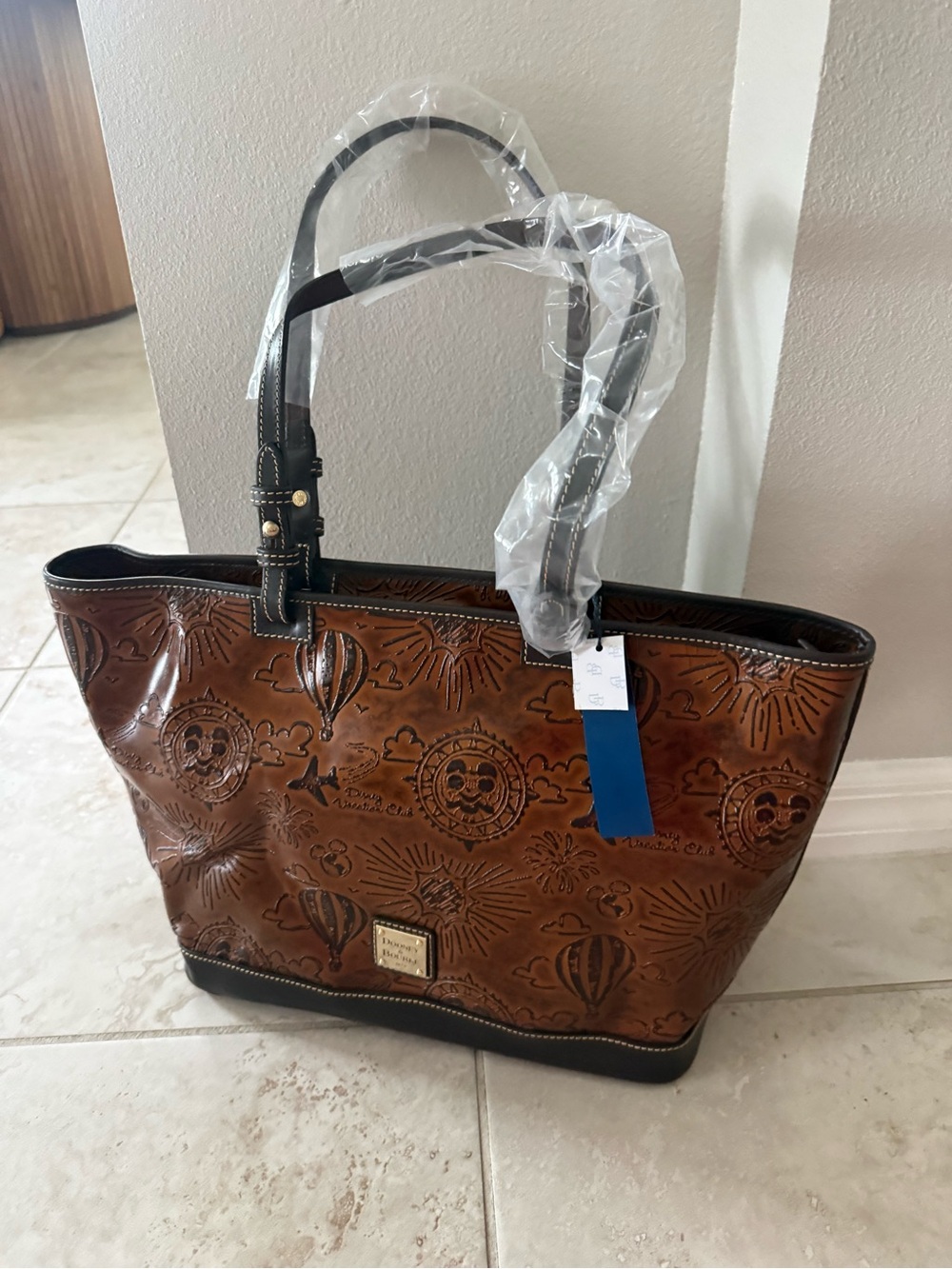 *NWT* Disney Dooney & Burke Brown - DVC tote - Genuine Leather